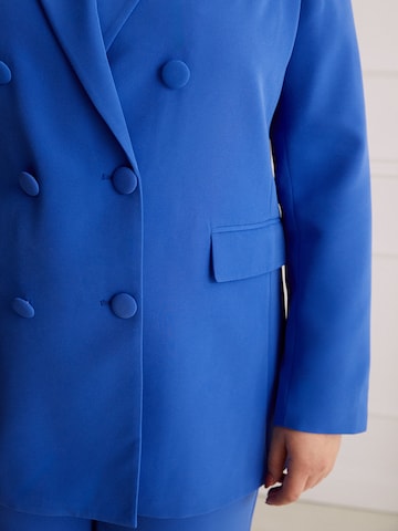Guido Maria Kretschmer Curvy Blazer 'Nicoletta' in Blue: front