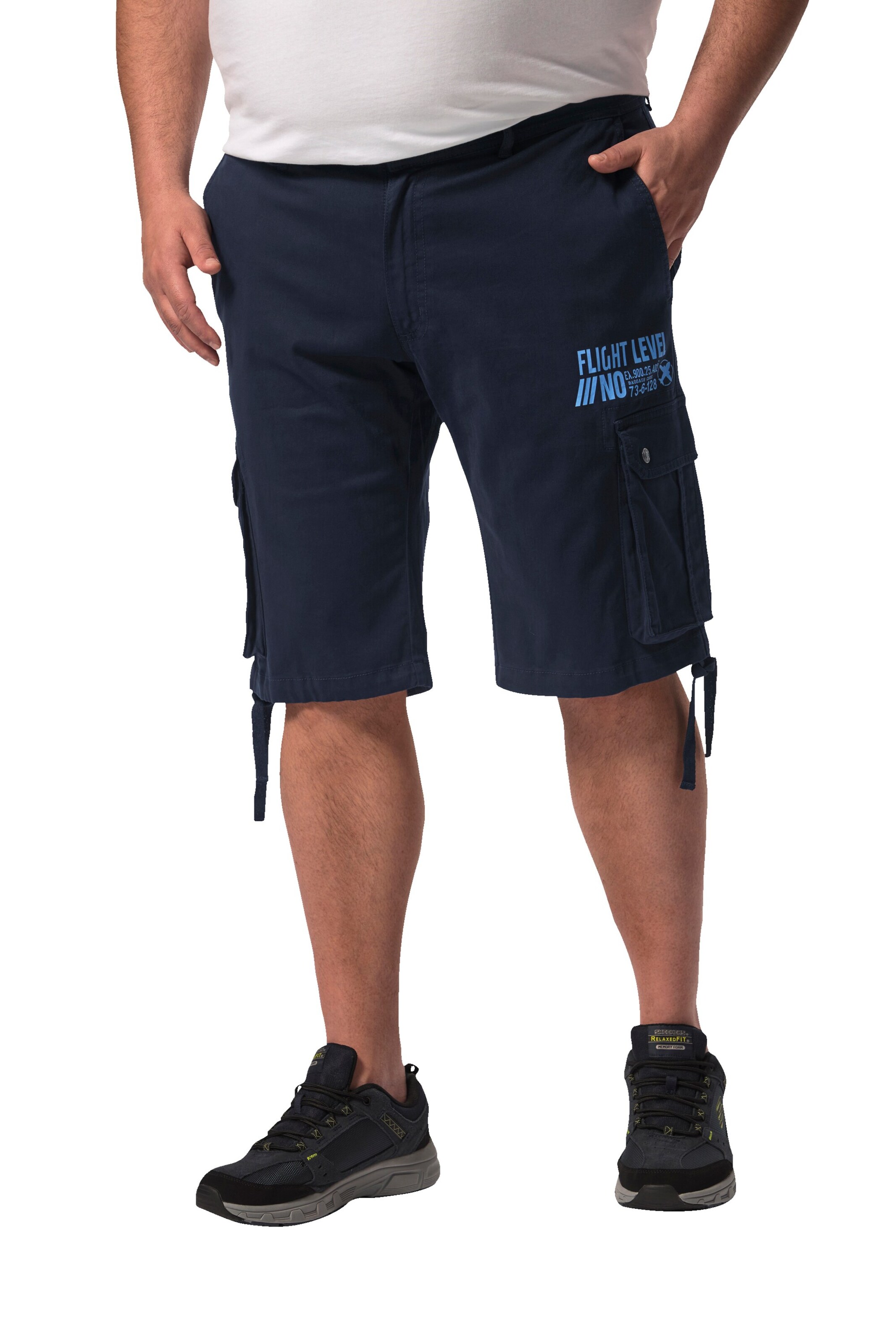 Men Plus Regular Cargo trousers in Blue: front