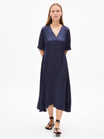 Robe ARMEDANGELS en bleu : devant