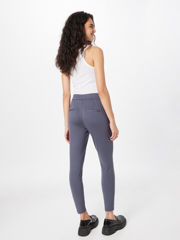 VERO MODA Slimfit Kalhoty s puky – modrá