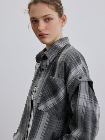 Estro Bluse‌‌‌‌‌‌‌‌‌‌ in Grau