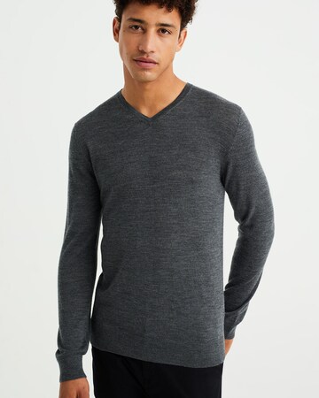 WE Fashion Sweater in Grey: front