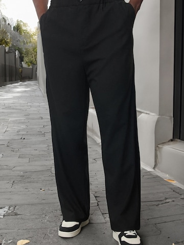 Trendyol Regular Hose in Schwarz: Vorderseite