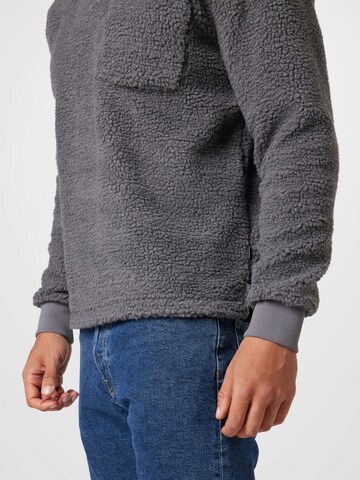 !Solid Pullover in Grau