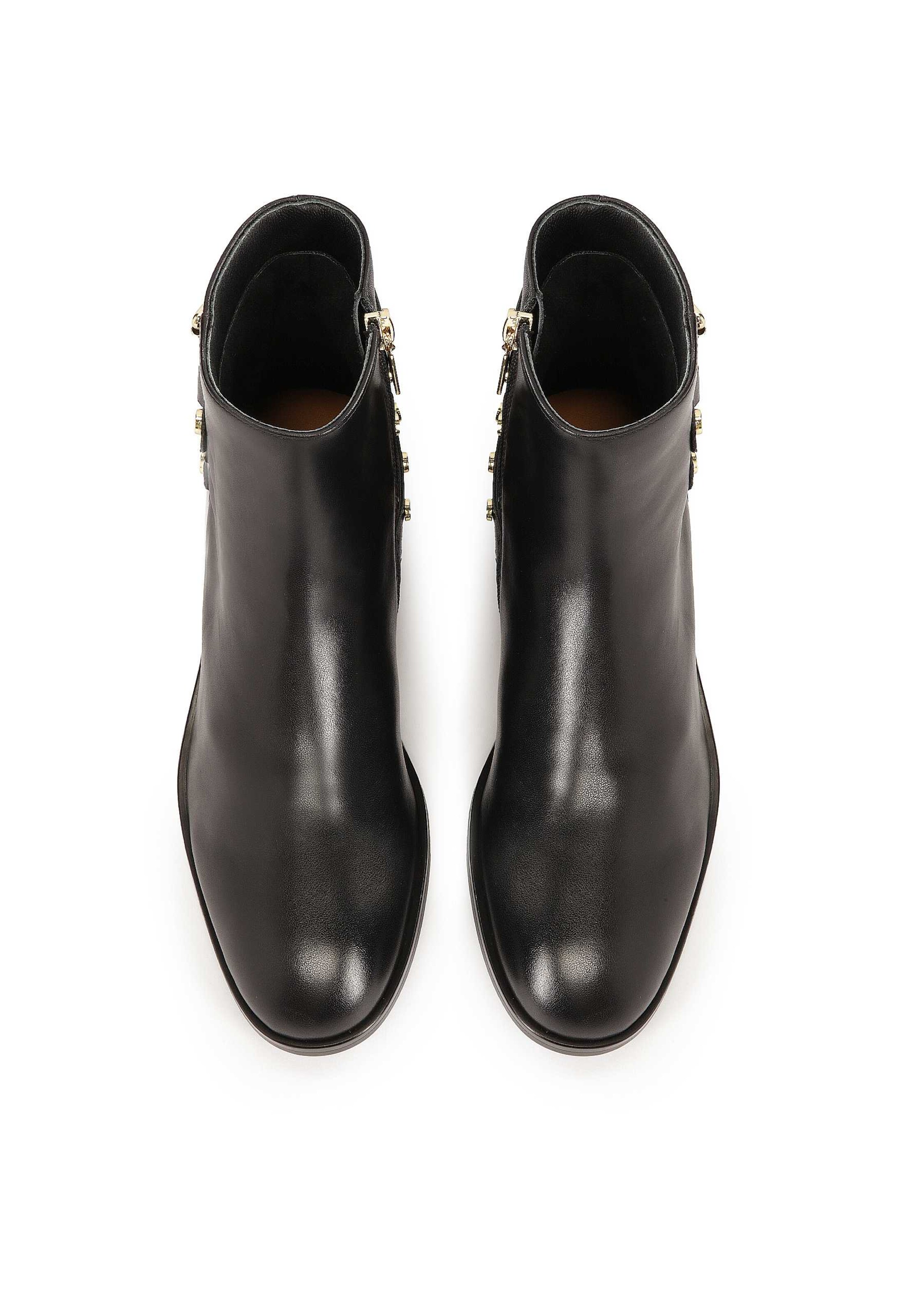 Kazar Nilkkurit värissä musta