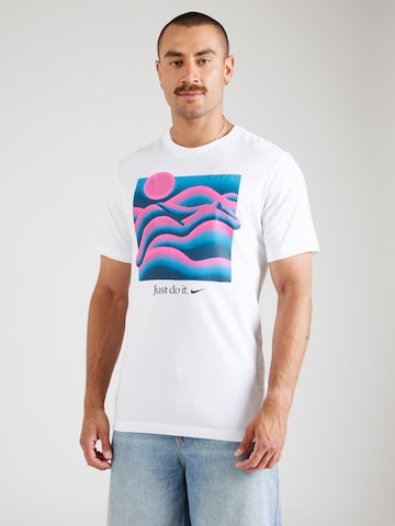 Tricou de la Nike Sportswear pe alb: față