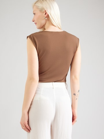 ABOUT YOU Blouse body 'Stina' in Bruin