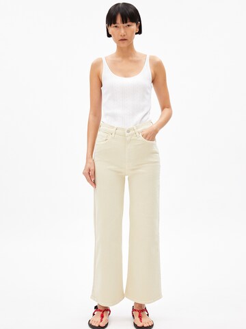 ARMEDANGELS Loosefit Jeans in Geel