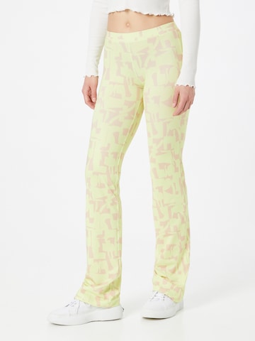 Monki Regular Pants in Green: front