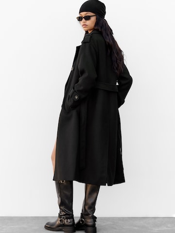 Pull&Bear Prechodný kabát - Čierna