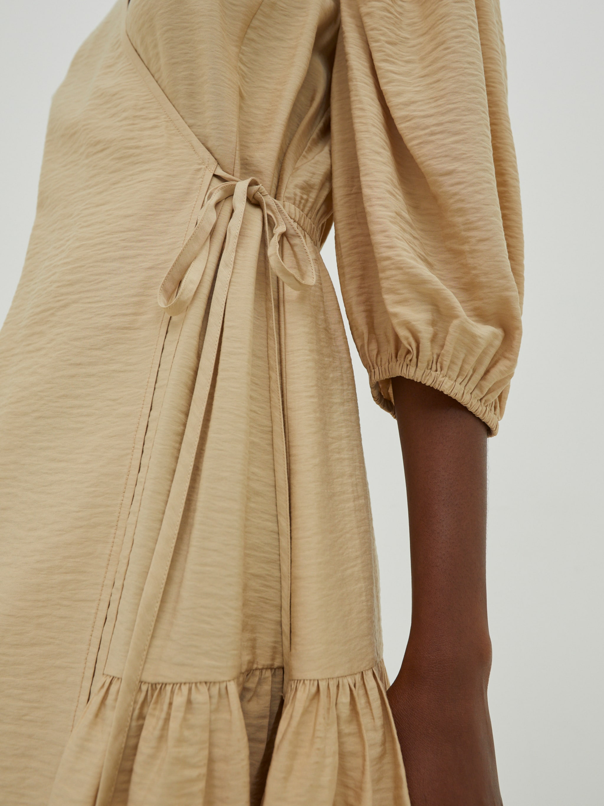 EDITED Produkte Kleid 'Gemma' beige
