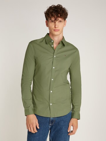 Tommy Jeans Слим Рубашка в Зеленый: спереди