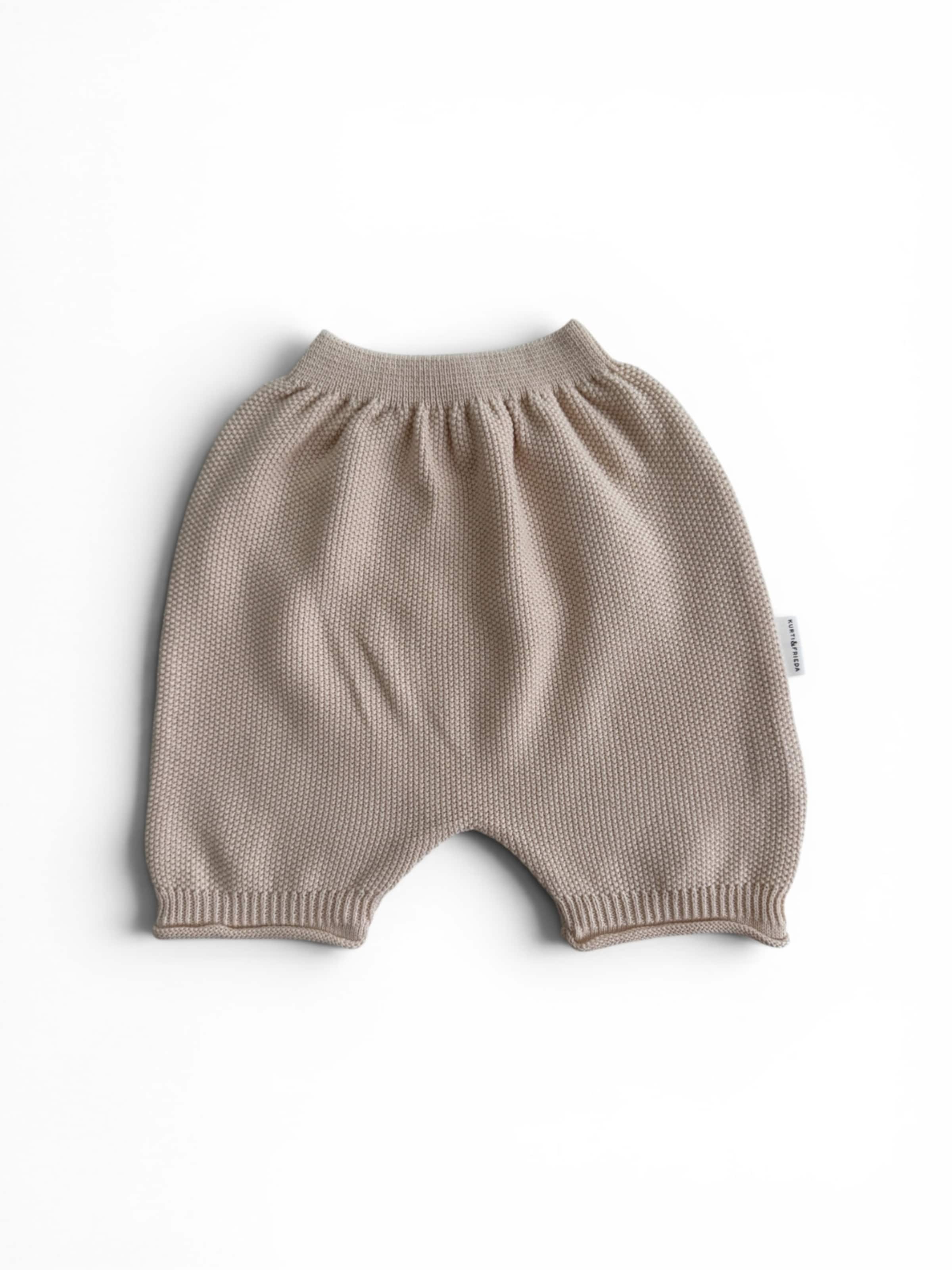 KURTI & FRIEDA Loose fit Pants 'Knit Shorts' in Beige: front