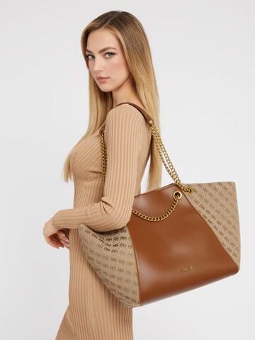 GUESS Shopper in Braun: Vorderseite