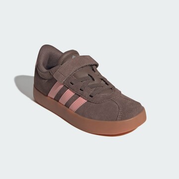ADIDAS SPORTSWEAR - Sapatilhas 'VL Court 3.0' em castanho