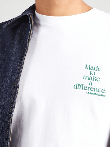 T-Shirt 'JAAMES DIFFERENCE' ARMEDANGELS en blanc