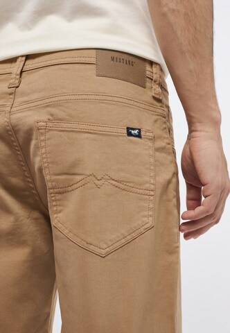 MUSTANG Loosefit Jeans 'Chicago' in Braun