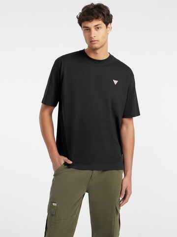 GUESS JEANS Μπλουζάκι σε μαύρο: μπροστά
