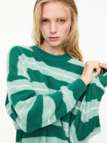 Pull&Bear Sweater in Green