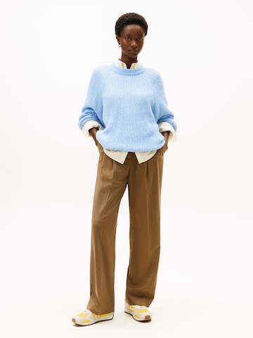 TOMMY HILFIGER Svetr – modrá