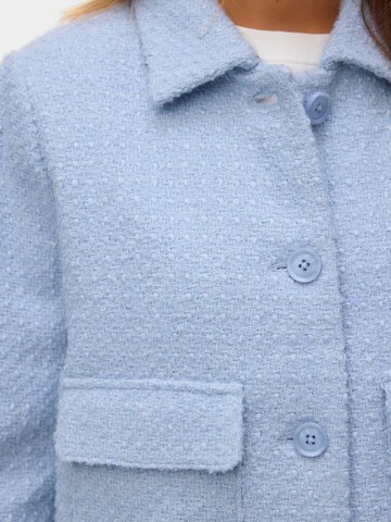 Veste mi-saison 'NAOKO' VERO MODA en bleu