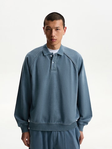 Bershka Sweatshirt i blå: framsida