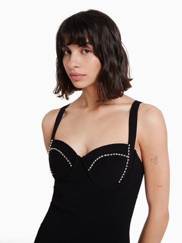 Rochie de la Bershka pe negru