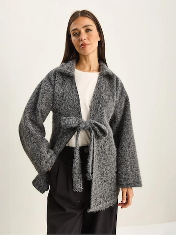 Bianco Lucci Strickjacke in Grau