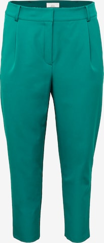 Guido Maria Kretschmer Curvy Collection Tapered Pleat-Front Pants 'Inka' in Green: front