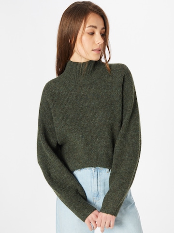 WEEKDAY Sweater in Green: front