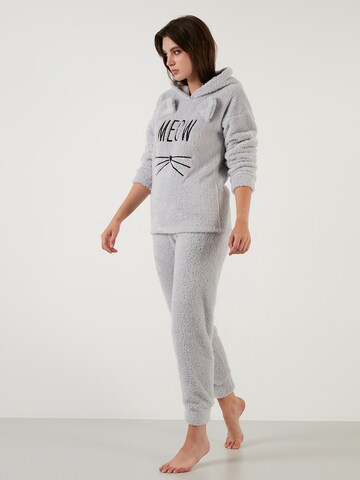 LELA Pyjama in Grau