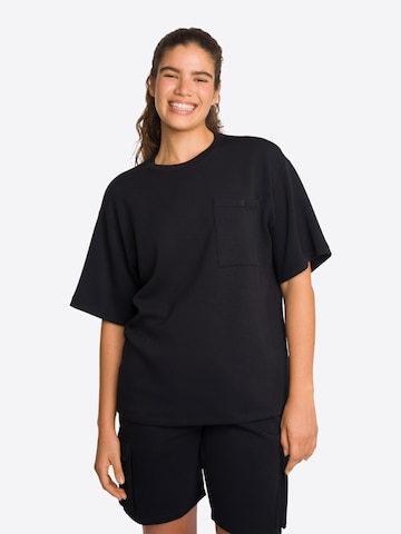 Tricou 'Cruz' de la OCEANSAPART pe negru: față