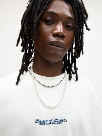 Pull&Bear Shirt in White