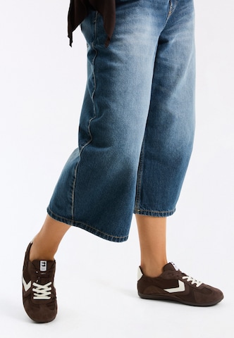 Bershka Sneakers laag in Bruin