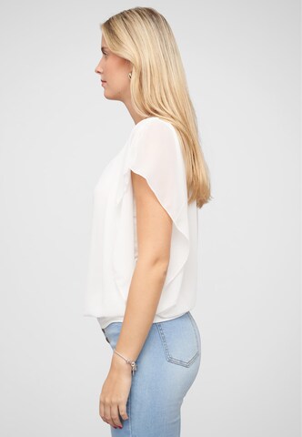 Cloud5ive Set: Bluse und Kette in Weiß