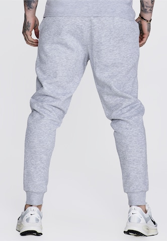 SikSilk Loosefit Hose 'Essentials' in Grau