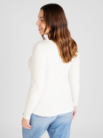 Vero Moda Curve - Camiseta 'VMCCarina' en blanco