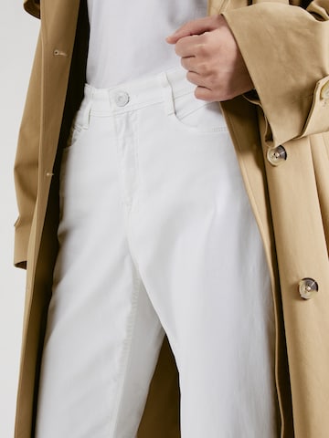 Regular Pantalon 'Carola' BRAX en blanc