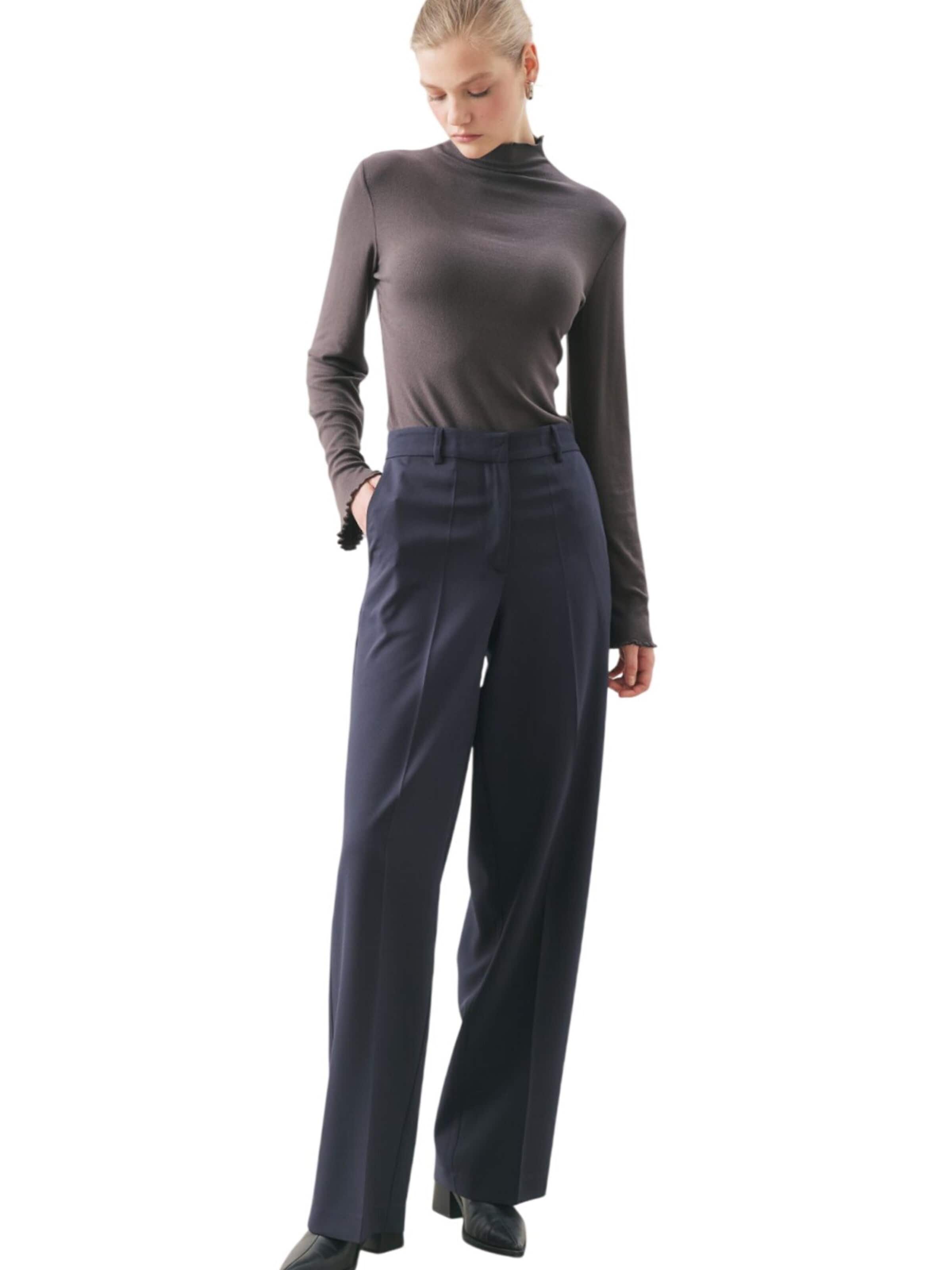 MANUKA Regular Trousers in Blue