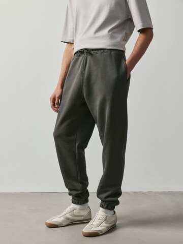 Next Tapered Hose in Grau: Vorderseite