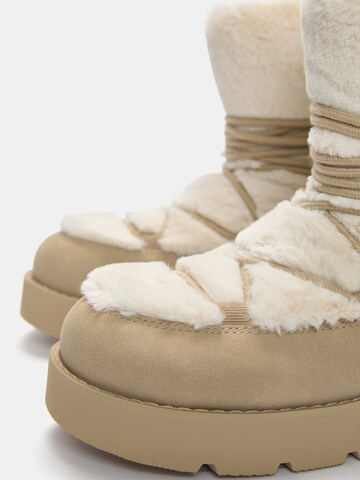 Pull&Bear Snow Boots in Beige
