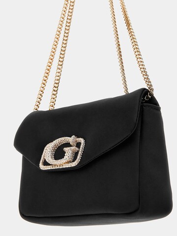 GUESS Umhängetasche 'Prue' in Schwarz