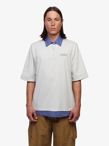 SSSTUFFF - Camisa em branco: frente