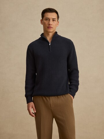 DAN FOX APPAREL Свитер 'Leart' в Синий: спереди