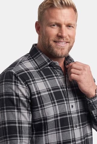 Men Plus Comfort fit Button Up Shirt in Black
