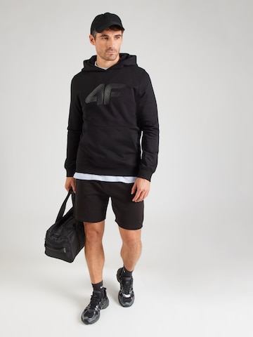 Hanorac sport de la 4F pe negru