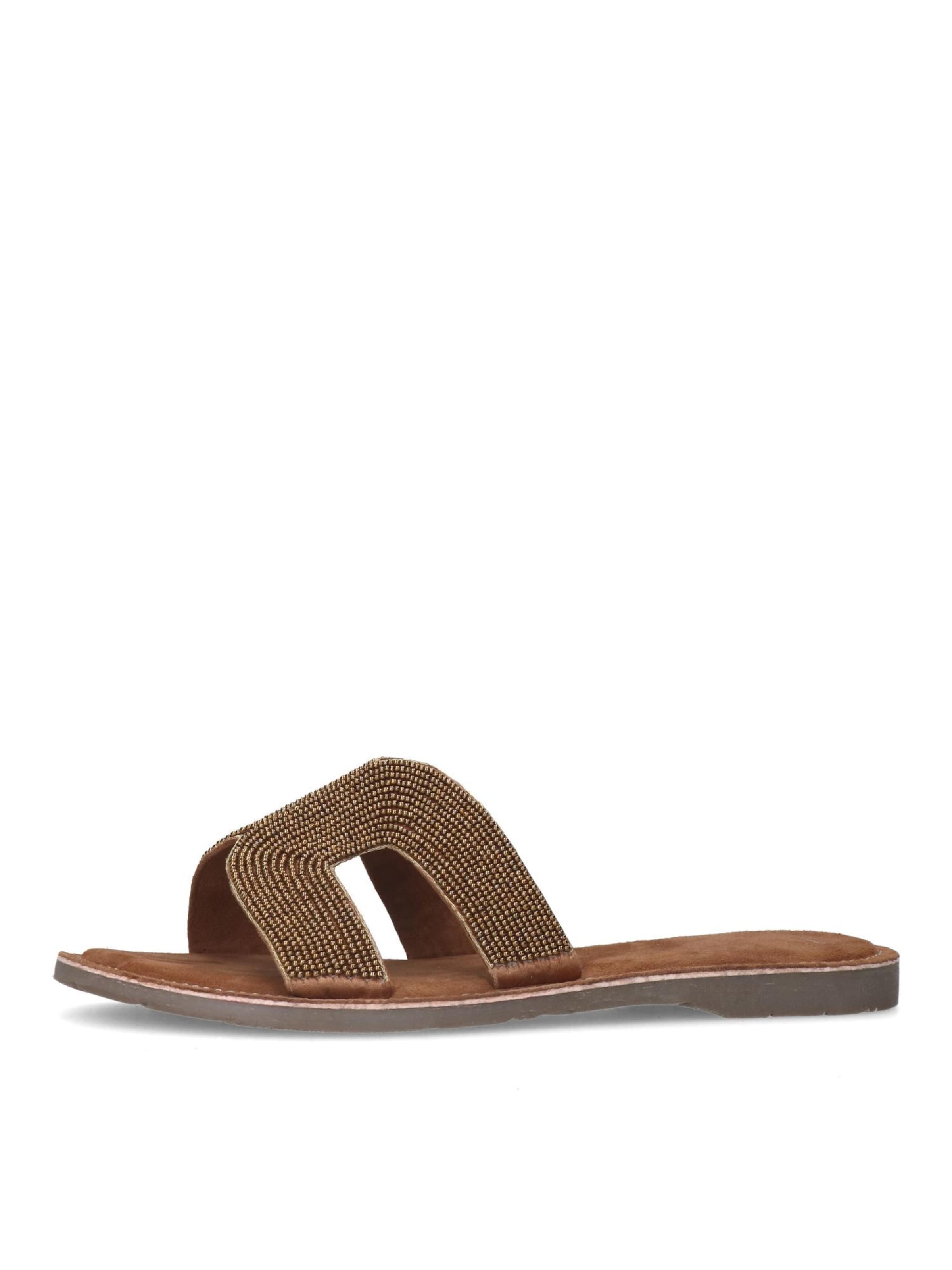 MANFIELD Mules in Gold: front