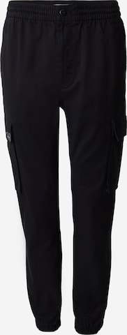 Calvin Klein Jeans Tapered Gargohousut värissä musta: etupuoli