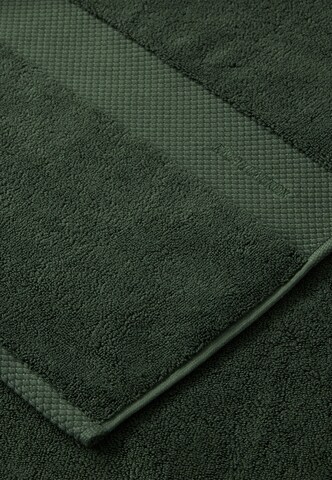 Ralph Lauren Home Towel 'AVENUE' in Green