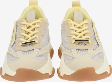 STEVE MADDEN Sneakers in Yellow